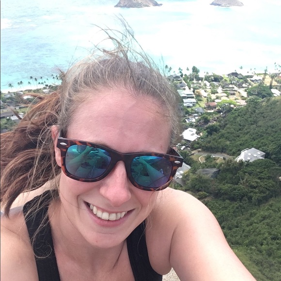 Meet your Posher, Tina - Picture 2 of 7